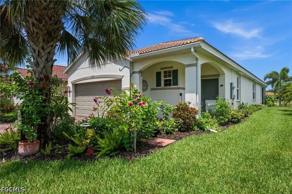 Property Slideshow image 2 of 50 | 2190 summersweet dr, Alva, FL, 33920