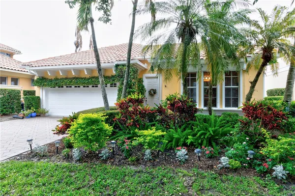 Property Slideshow image 2 of 36 | 5415 sol rue cir, Vero Beach, FL, 32967