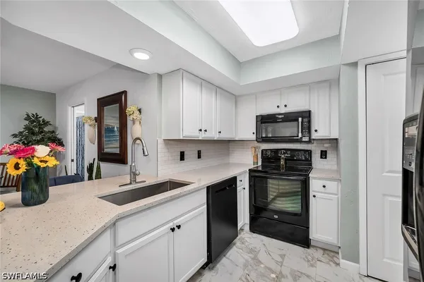 Property Slideshow image 3 of 50 | 13240 white marsh ln 5, Fort Myers, FL, 33912