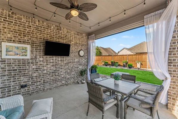 Property Slideshow image 3 of 26 | 7721 haddington, The Colony, TX, 75056