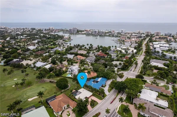 Property Slideshow image 2 of 9 | 520 harbour dr, Naples, FL, 34103