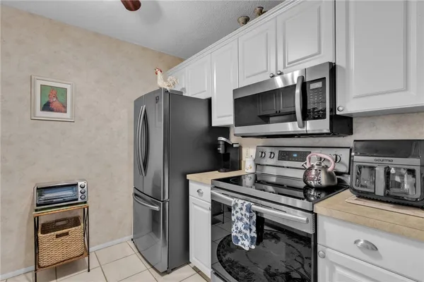 Property Slideshow image 2 of 36 | 38 plantation dr 202, Vero Beach, FL, 32966