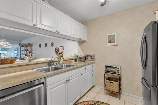 Property Slideshow image 3 of 36 | 38 plantation dr 202, Vero Beach, FL, 32966