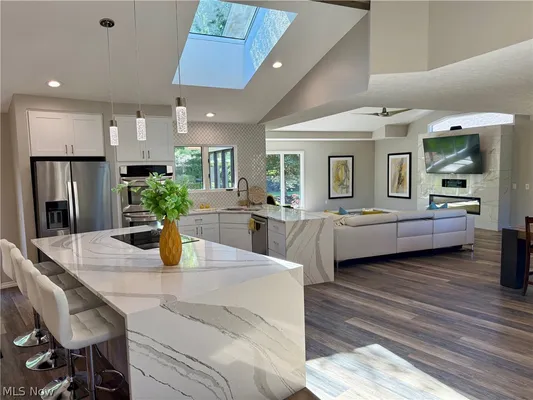 Property Slideshow image 2 of 36 | 33009 woodhaven cir, North Ridgeville, OH, 44039