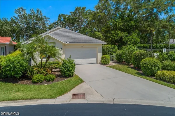 Property Slideshow image 3 of 50 | 120 livermore ln, Naples, FL, 34119