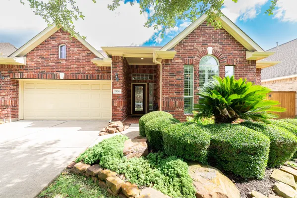 Property Slideshow image 3 of 25 | 25210 cinco manor ln, Katy, TX, 77494