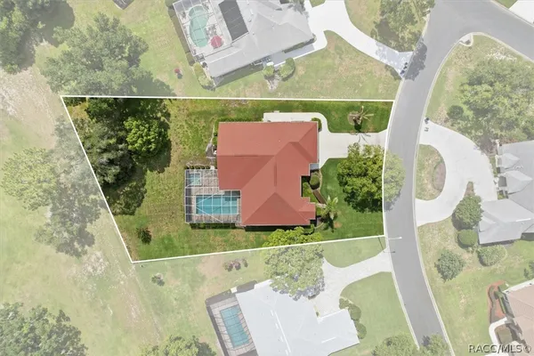 Property Slideshow image 2 of 49 | 9401 merriweather dr, Weeki Wachee, FL, 34613