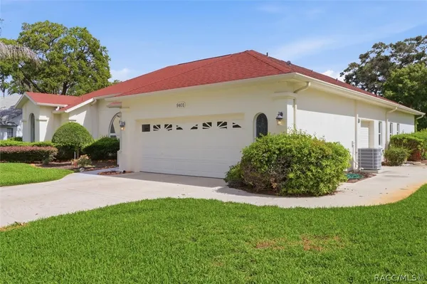 Property Slideshow image 3 of 49 | 9401 merriweather dr, Weeki Wachee, FL, 34613