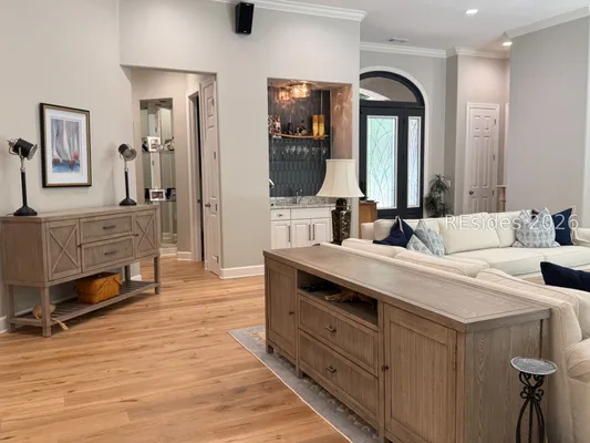 Property Slideshow image 3 of 13 | 19 parkwood dr, Hilton Head Island, SC, 29926