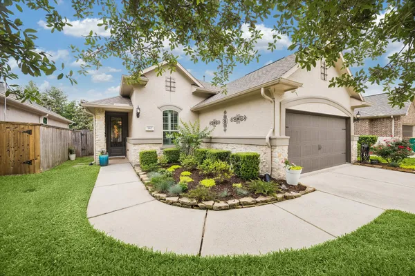 Property Slideshow image 2 of 33 | 162 elderberry trl, Montgomery, TX, 77316