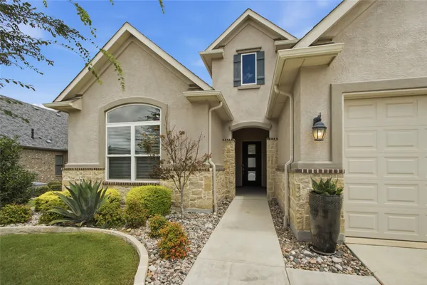 Property Slideshow image 2 of 38 | 10908 goodland dr, Denton, TX, 76207