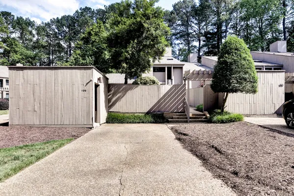 Property Slideshow image 2 of 46 | 106 harrops gln, Williamsburg, VA, 23185