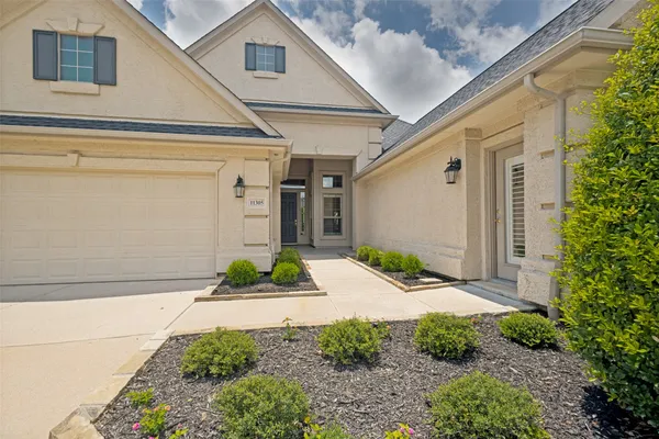 Property Slideshow image 2 of 35 | 11305 brandon dr, Denton, TX, 76207