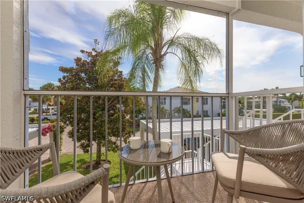 Property Slideshow image 3 of 28 | 841 tanbark dr 202, Naples, FL, 34108