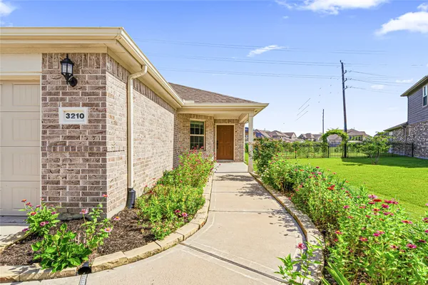 Property Slideshow image 3 of 33 | 3210 golden eagle way, Richmond, TX, 77469