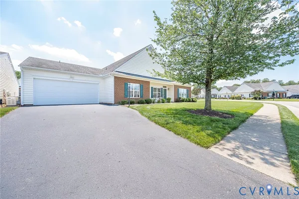 Property Slideshow image 2 of 26 | 7402 dress blue cir, Mechanicsville, VA, 23116