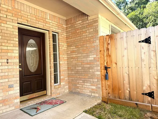Property Slideshow image 3 of 42 | 90 n country gate cir, Conroe, TX, 77384