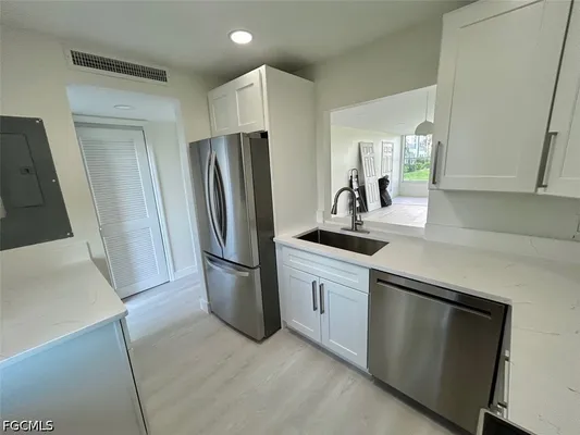 Property Slideshow image 3 of 10 | 1740 pine valley dr 113, Fort Myers, FL, 33907