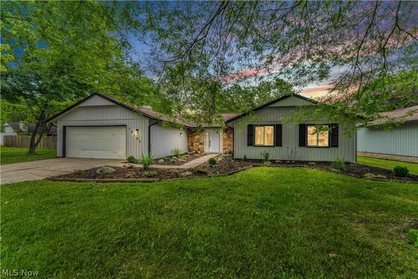 Property Slideshow image 2 of 45 | 10763 gate post rd, Strongsville, OH, 44149