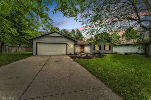 Property Slideshow image 3 of 45 | 10763 gate post rd, Strongsville, OH, 44149