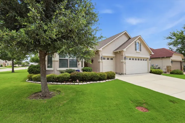 Property Slideshow image 2 of 40 | 9901 baywood ct, Denton, TX, 76207