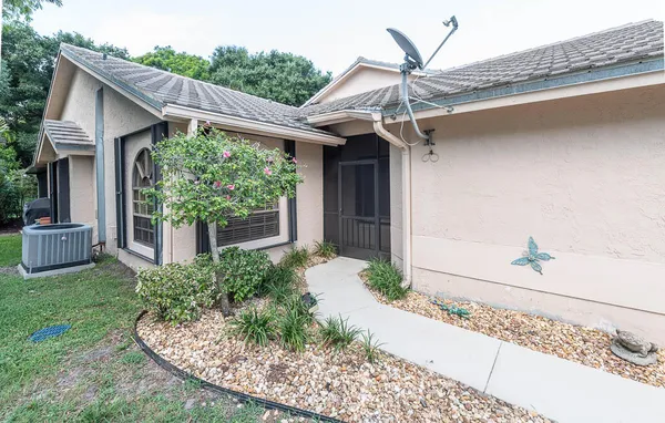 Property Slideshow image 3 of 43 | 10860 stafford cir, Boynton Beach, FL, 33436