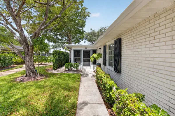 Property Slideshow image 3 of 37 | 10125 s 42nd ave 151, Boynton Beach, FL, 33436
