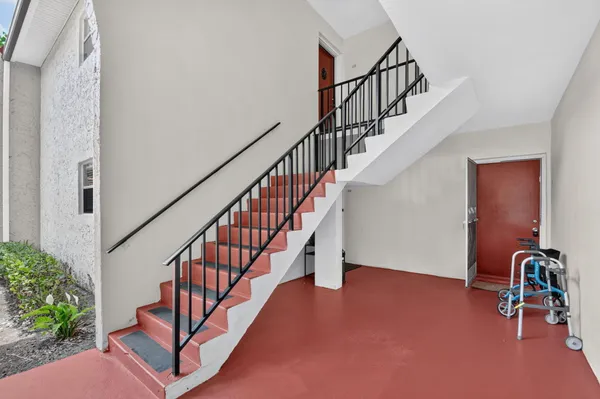 Property Slideshow image 3 of 54 | 124 lake evelyn dr, West Palm Beach, FL, 33411