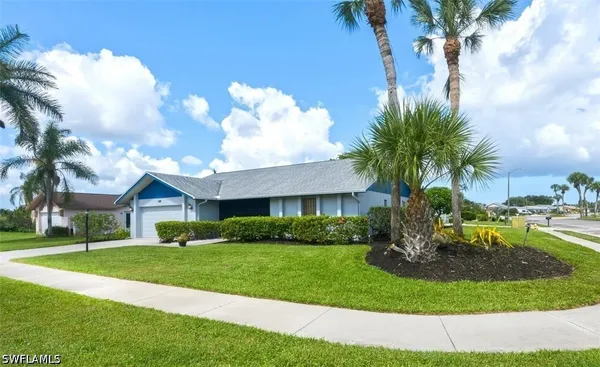 Property Slideshow image 2 of 27 | 145 marseille dr, Naples, FL, 34112