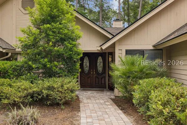 Property Slideshow image 3 of 63 | 20 honey locust cir, Hilton Head Island, SC, 29926