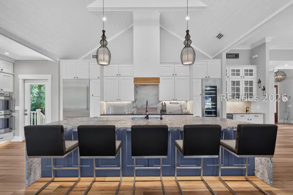 Property Slideshow image 3 of 74 | 31 oyster bay pl, Hilton Head Island, SC, 29926