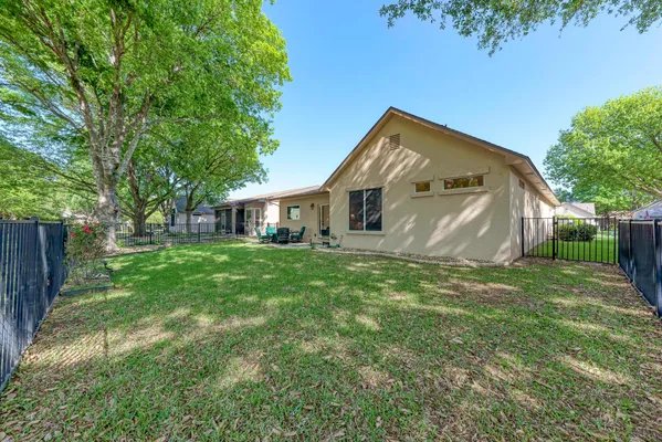 Property Slideshow image 3 of 16 | 118 bass st, Georgetown, TX, 78633