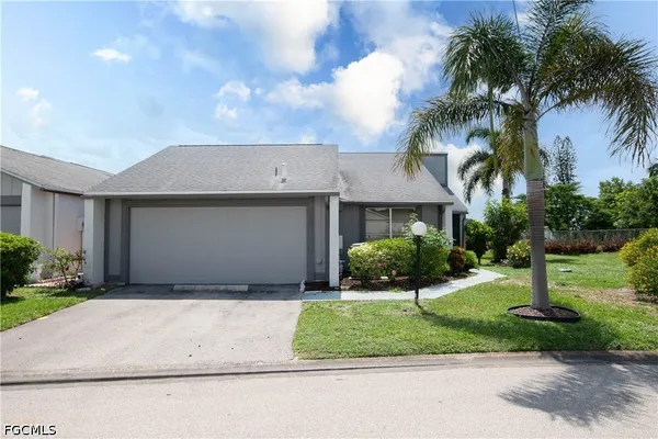Property Slideshow image 2 of 23 | 9749 maplecrest cir, Lehigh Acres, FL, 33936