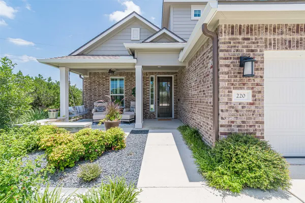 Property Slideshow image 2 of 38 | 220 cruising oak st, San Marcos, TX, 78666