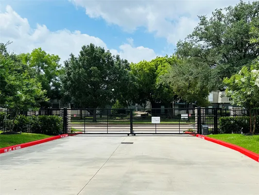 Property Slideshow image 2 of 43 | 6804 westview dr 1208, Houston, TX, 77055