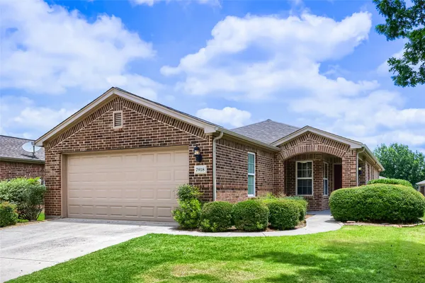Property Slideshow image 2 of 19 | 7918 tatum dr, Frisco, TX, 75036