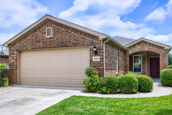 Property Slideshow image 3 of 19 | 7918 tatum dr, Frisco, TX, 75036