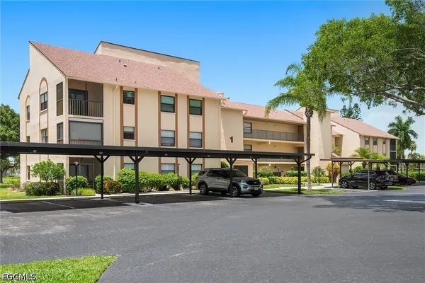 Property Slideshow image 2 of 43 | 13240 white marsh ln 10, Fort Myers, FL, 33912