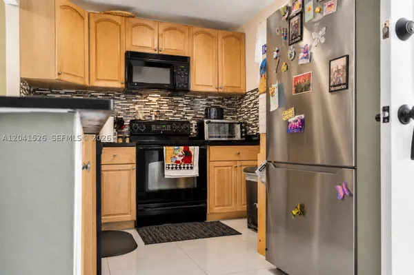 Property Slideshow image 2 of 45 | 12014 greenway cir 105, Royal Palm Beach, FL, 33411