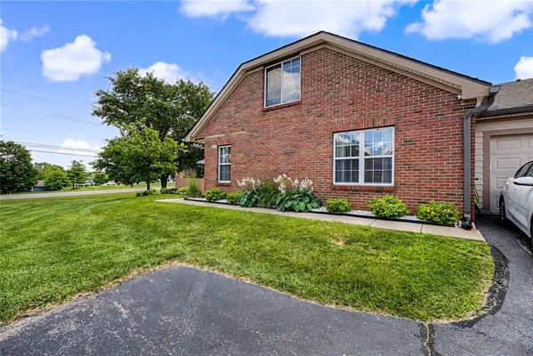 Property Slideshow image 2 of 43 | 9664 belfry ct, Washington Twp, OH, 45458