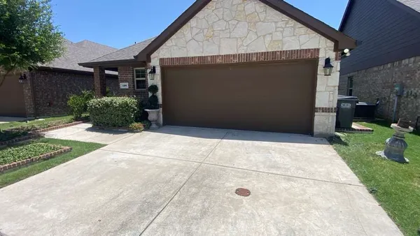 Property Slideshow image 3 of 17 | 128 morgan dr, Red Oak, TX, 75154