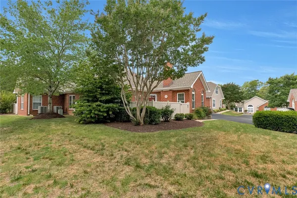 Property Slideshow image 2 of 34 | 1536 patriot cir, Glen Allen, VA, 23059