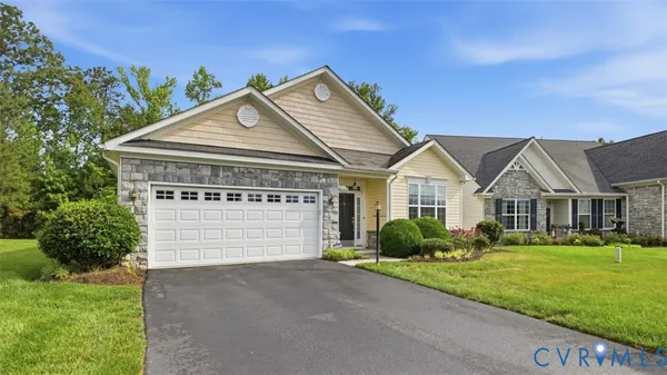 Property Slideshow image 3 of 57 | 8348 e lord botetourt loop, New Kent, VA, 23124
