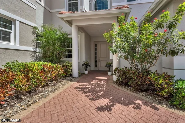 Property Slideshow image 2 of 28 | 575 el camino real 6102, Naples, FL, 34119