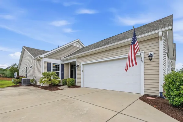 Property Slideshow image 3 of 44 | 2015 lely dr a, Myrtle Beach, SC, 29588