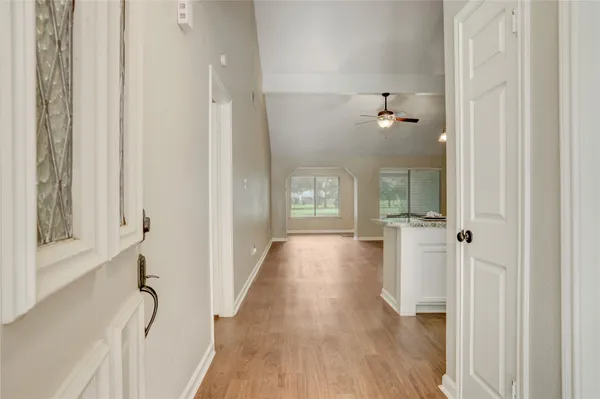 Property Slideshow image 3 of 24 | 686 w country grove cir, Pearland, TX, 77584