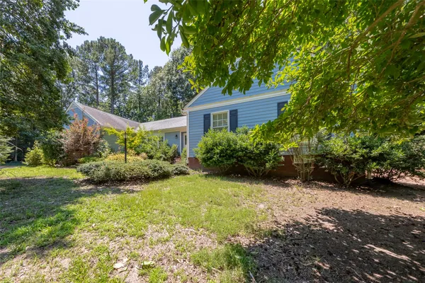 Property Slideshow image 2 of 38 | 100 royal n devon, Williamsburg, VA, 23188