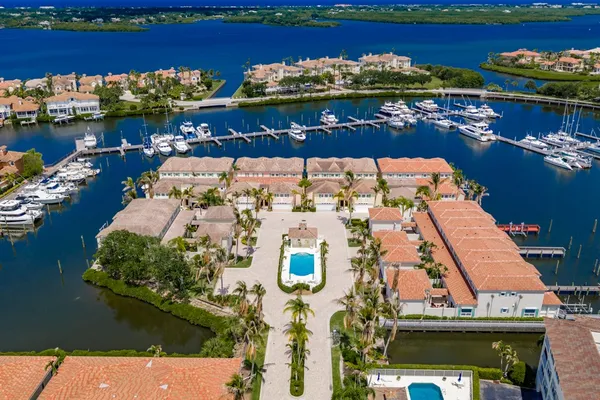 Property Slideshow image 2 of 36 | 1050 harbor island ln, Vero Beach, FL, 32967