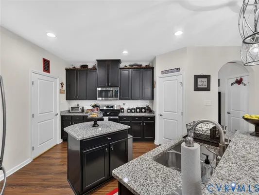Property Slideshow image 2 of 25 | 204 boltons mill pkwy, Williamsburg, VA, 23185