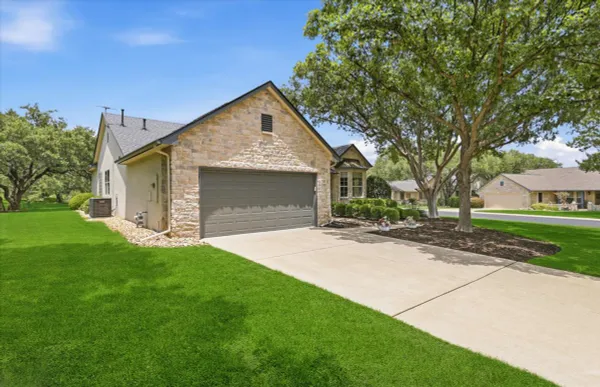 Property Slideshow image 2 of 40 | 105 mountain laurel way, Georgetown, TX, 78633